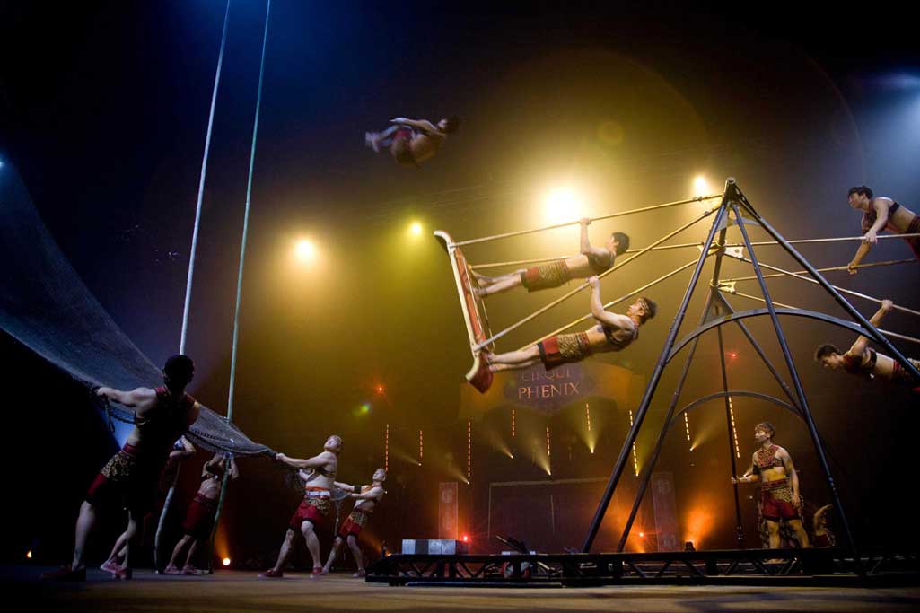 Spectacle Li Ya la Fille de l'Empereur au Cirque Phenix par les Etoiles de Pekin